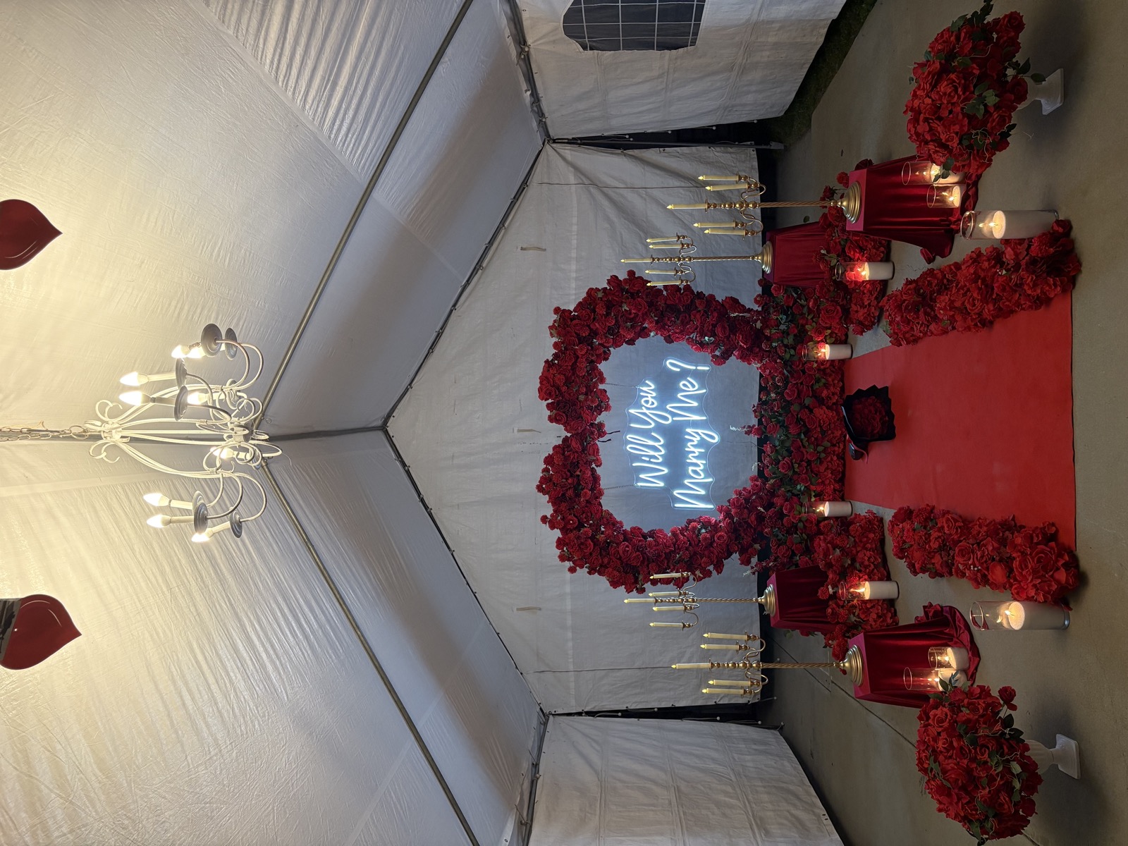 Red Heart Arch Intimate Setup